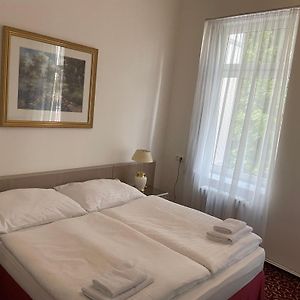 Camera standard con letto king size